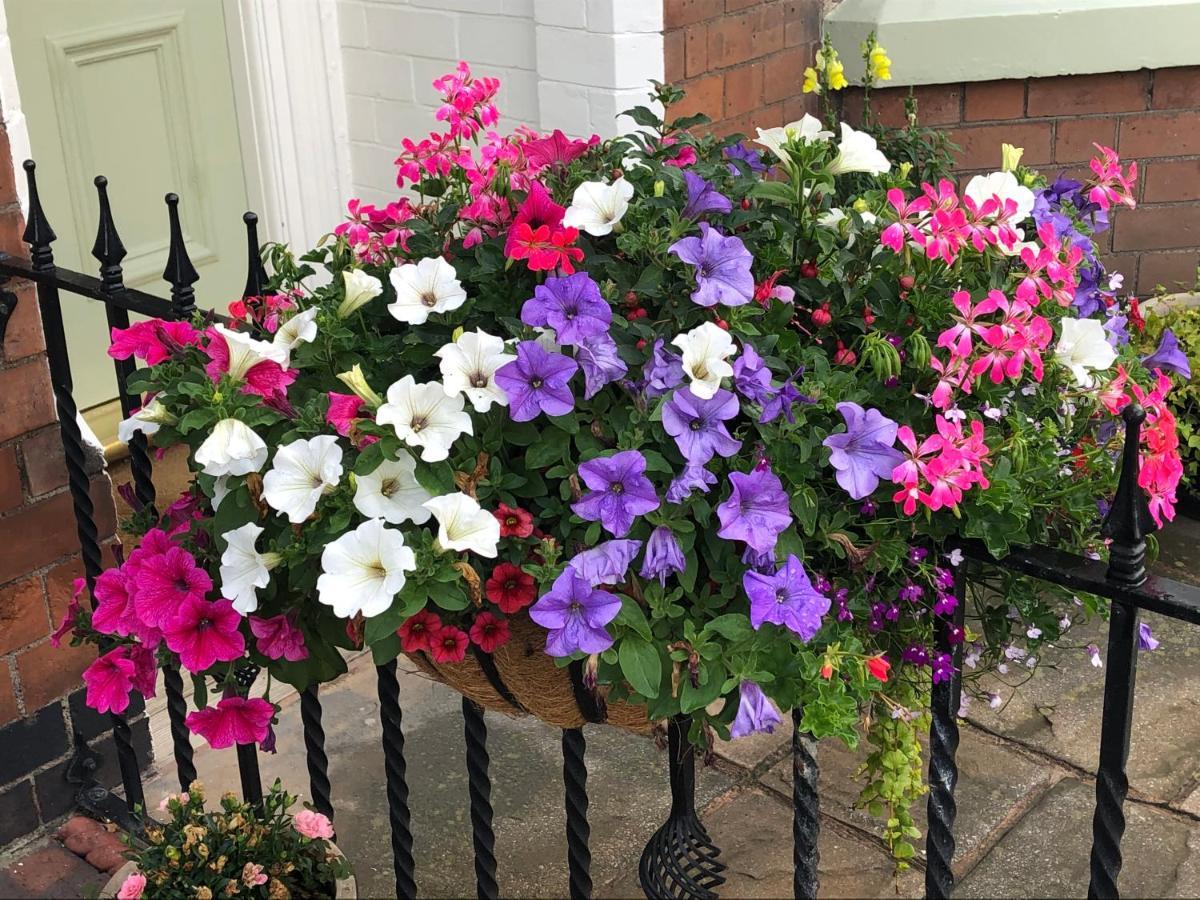 Carlton Guest House Stratford-upon-Avon Exterior foto